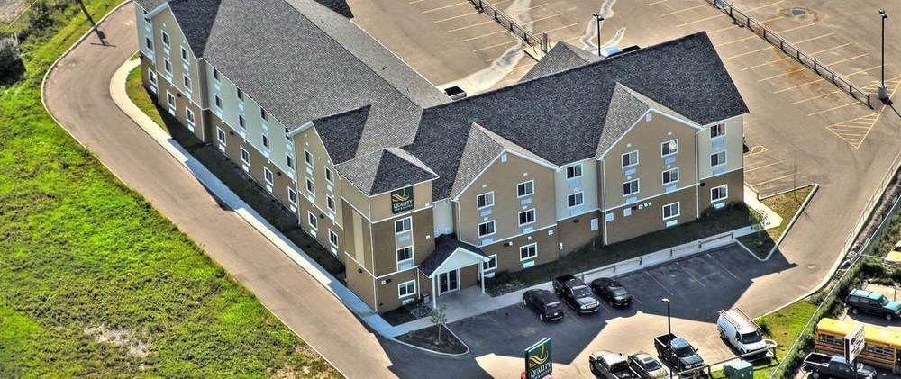 Quality Inn & Suites Thompson Exterior photo