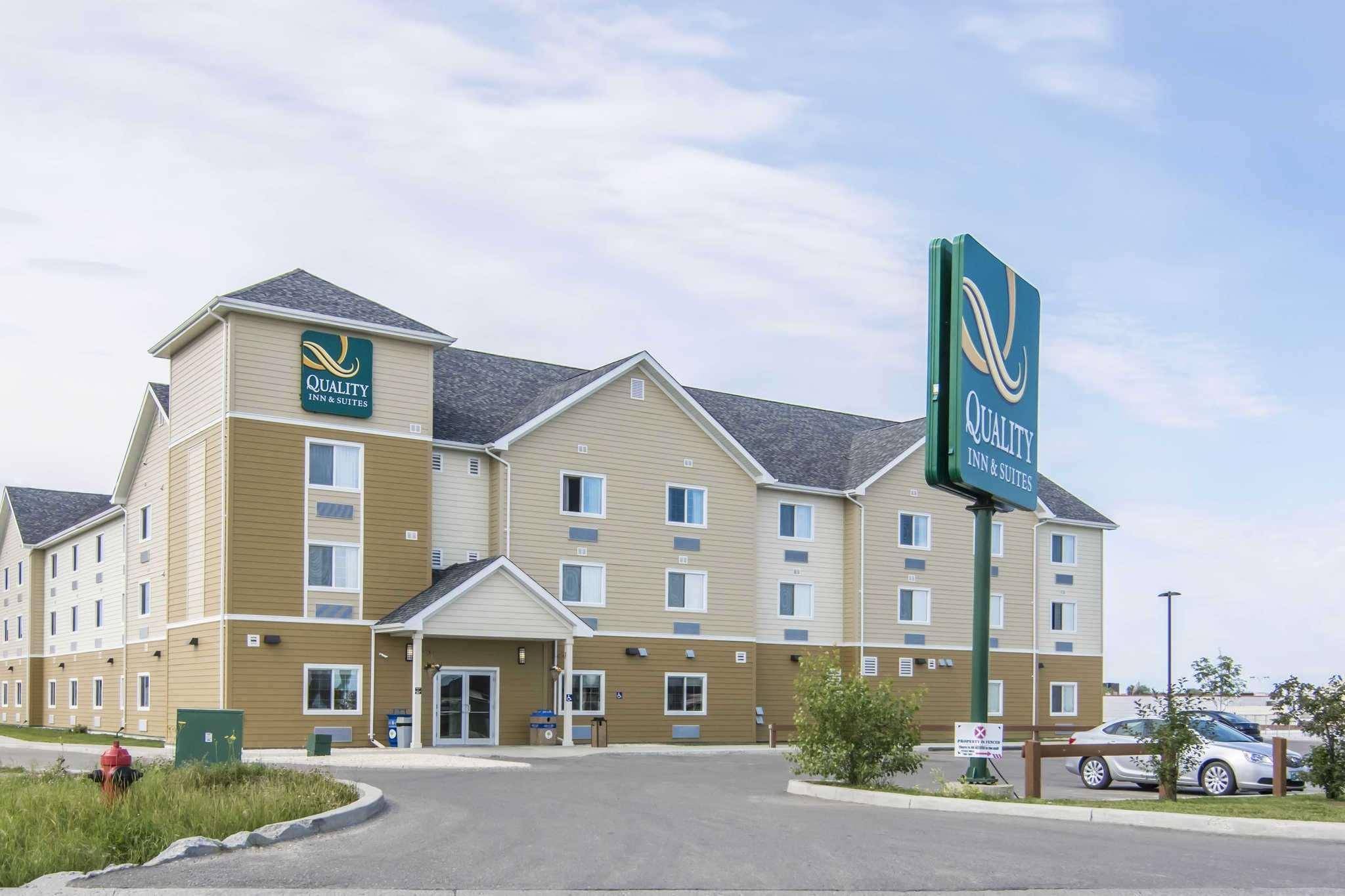 Quality Inn & Suites Thompson Exterior photo